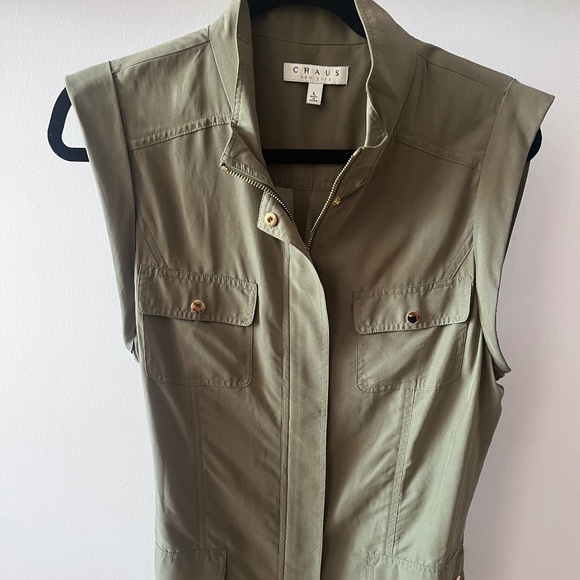Chaus sleeveless utility jacket with gold details and pockets (size large) - Picture 1 of 3